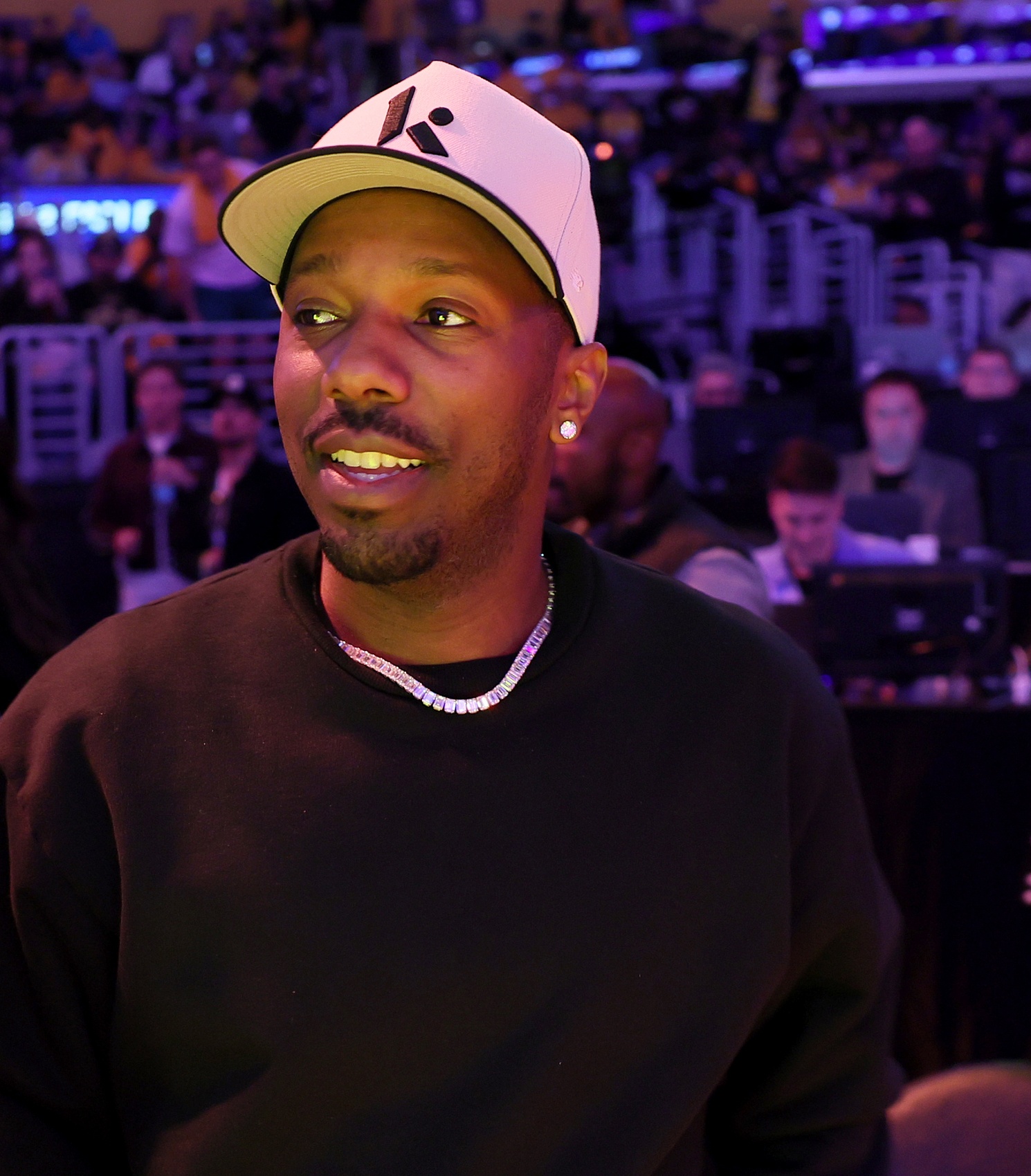 OD体育-小里：富保罗不该公开谈交易不该做播客 他的话会被认为代表老詹